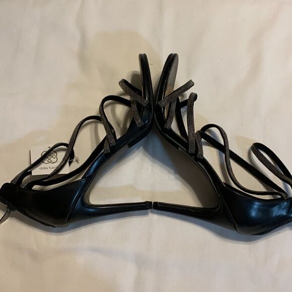 Daisy Fuentes strapping stiletto heels with zip up back closure - Picture 4 of 8